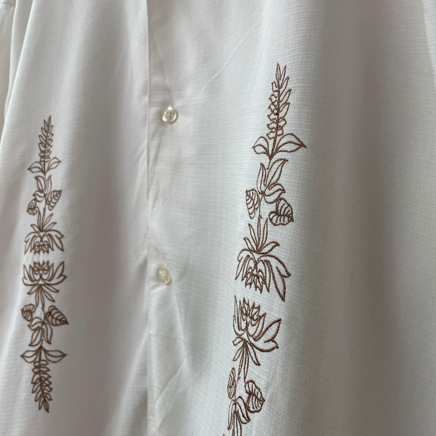 ボーリングシャツ　キューバシャツ　刺繍　白シャツ